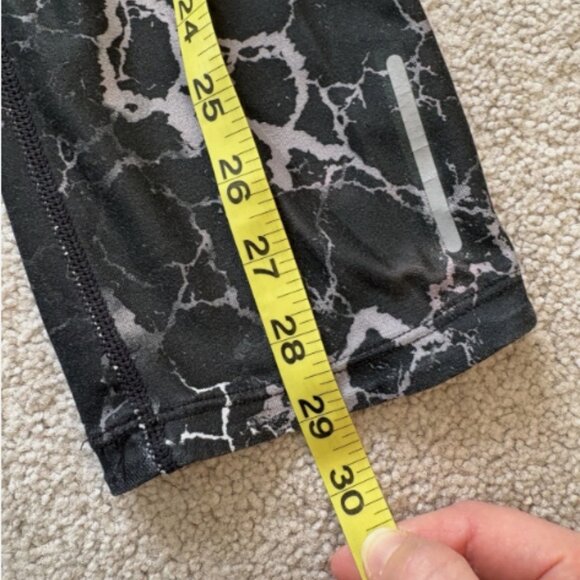 Nike Dri-Fit Grey Black Capri Leggings Small - Picture 5 of 6